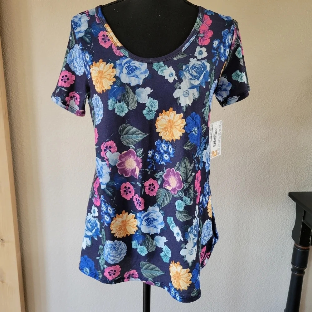 🔥 (5for$35) NWT LULAROE Blue Floral Short Sleeve